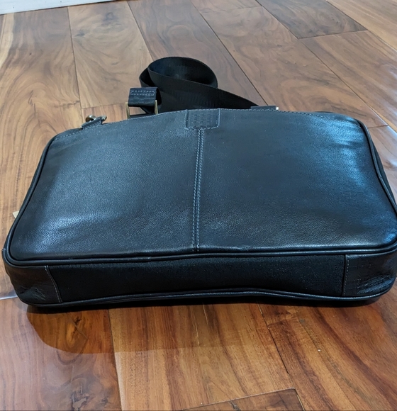 Boconi Leather Slim Zipster Laptop / Messenger Bag New With Tags ❤️ - Picture 4 of 8